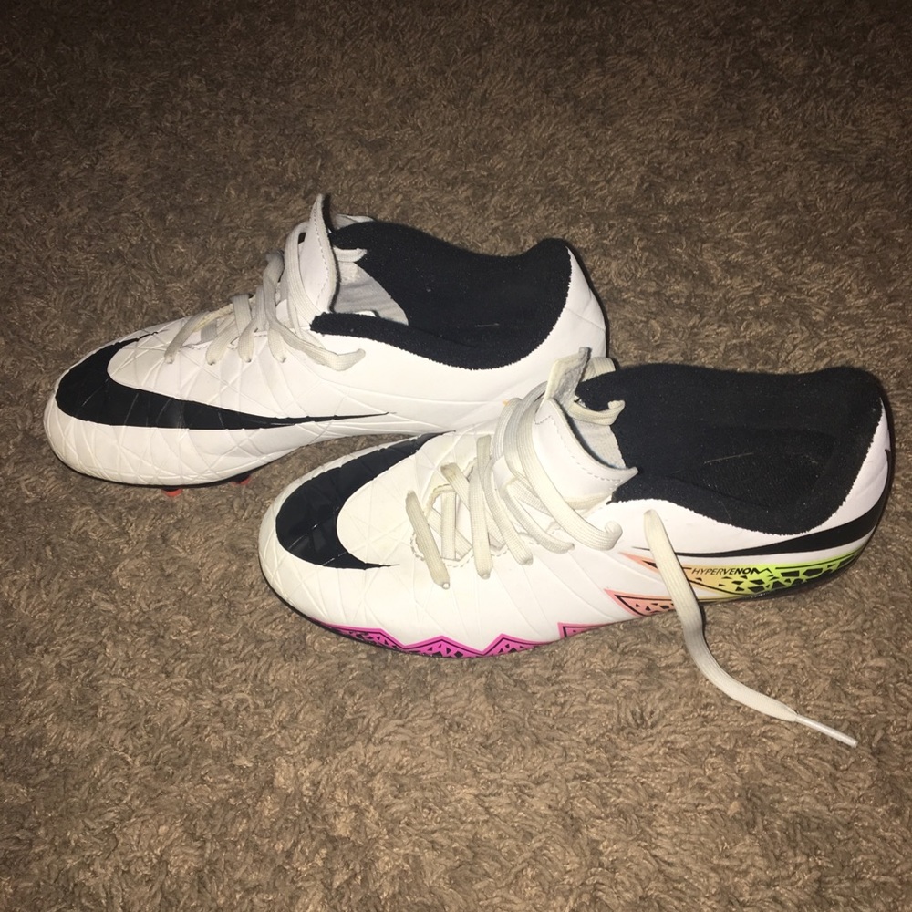 Youth soccer cleats